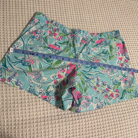 Lilly Pulitzer Ocean View Shorts Size M - Picture 6 of 10